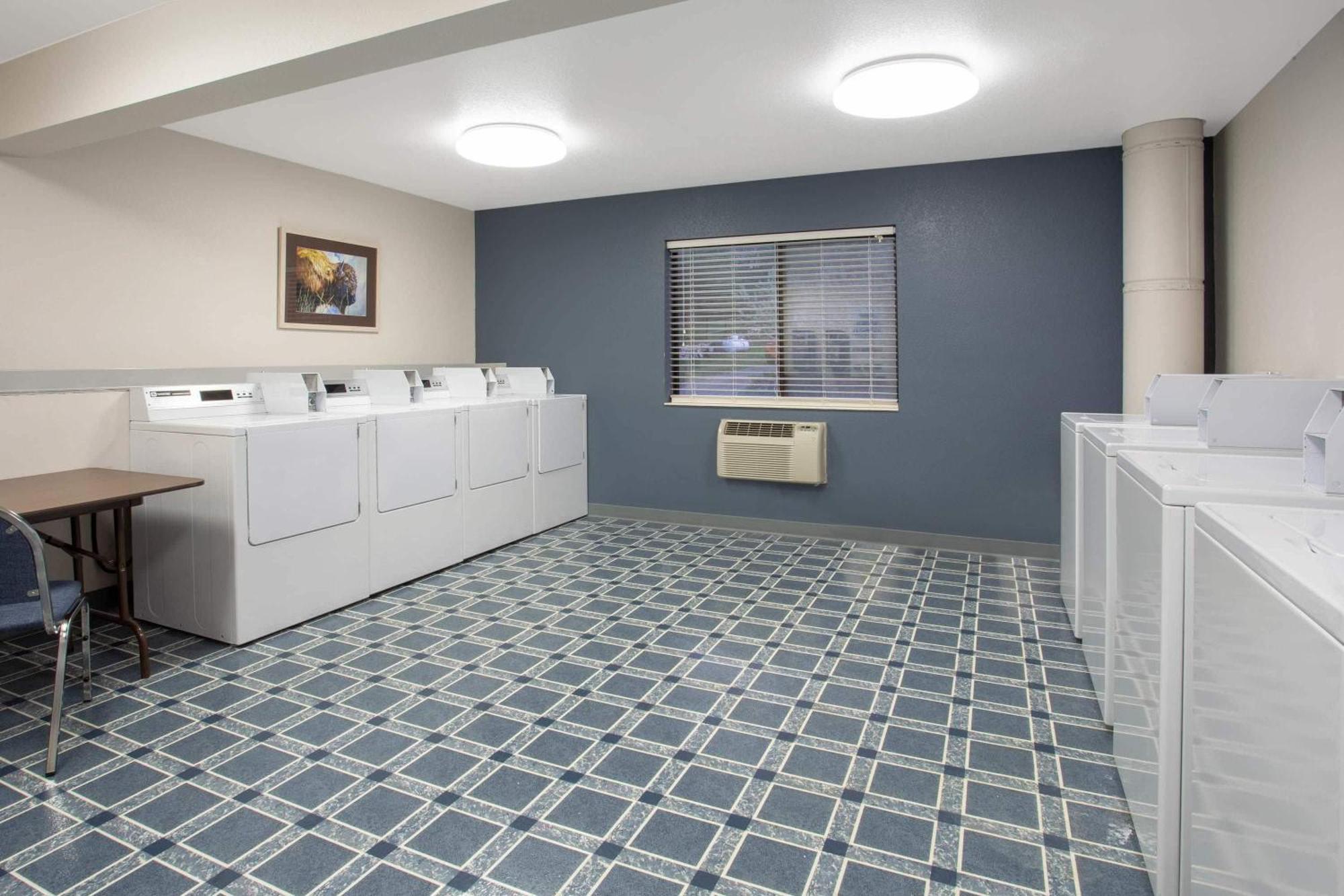 Travelodge By Wyndham Gardiner Yellowstone Park North Entr מראה חיצוני תמונה