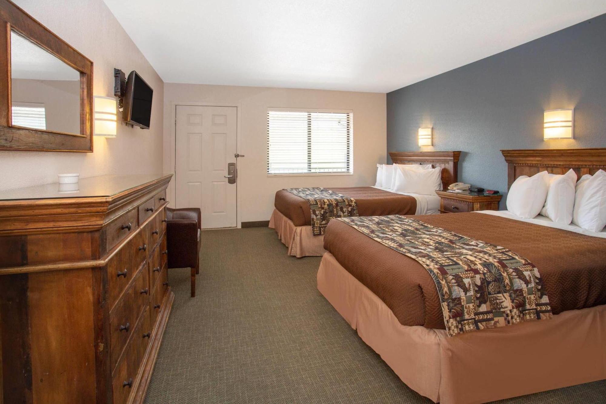 Travelodge By Wyndham Gardiner Yellowstone Park North Entr מראה חיצוני תמונה