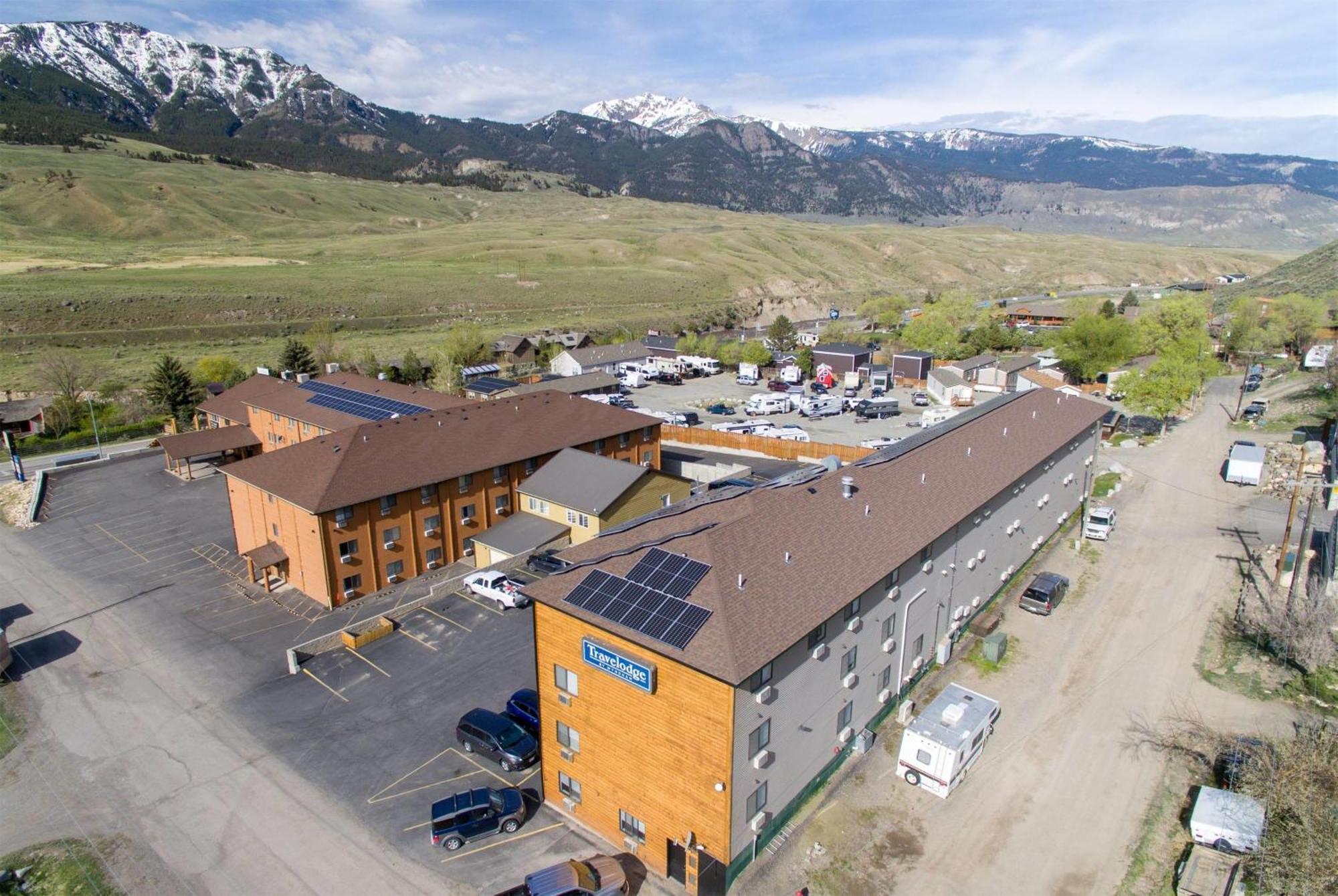 Travelodge By Wyndham Gardiner Yellowstone Park North Entr מראה חיצוני תמונה
